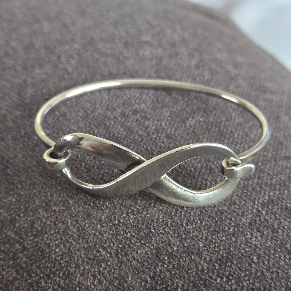 James Avery Elegant Sterling Infinity Bracelet